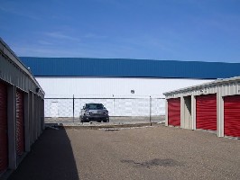 L007 - Bluebird Self Storage - Edmonton - 143 St Photo 7